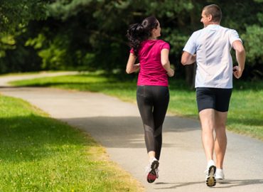 Comment les sports et le sommeil régulier affectent-ils la santé sexuelle des hommes